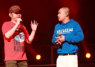 小沈阳夫妇演唱爱是你我,小沈阳爱是你我的小品