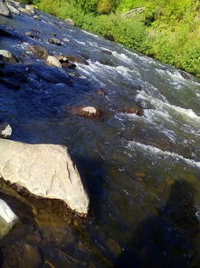 小溪AABB地唱着歌,小溪流水声怎么形容