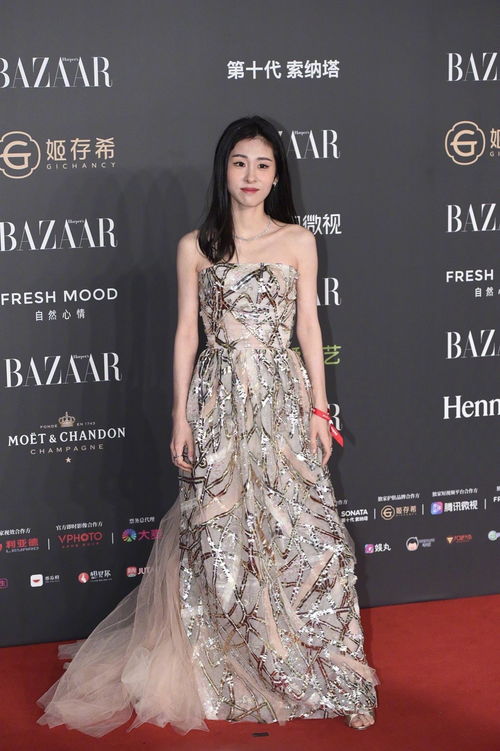 张碧晨最火的一首歌,华晨宇一家三口照片高清