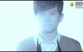 张杰原创歌曲有几首，张杰看月亮爬上来歌曲歌词