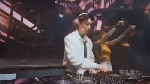 开车犯困必听的100首歌,听了浑身充满力量的歌