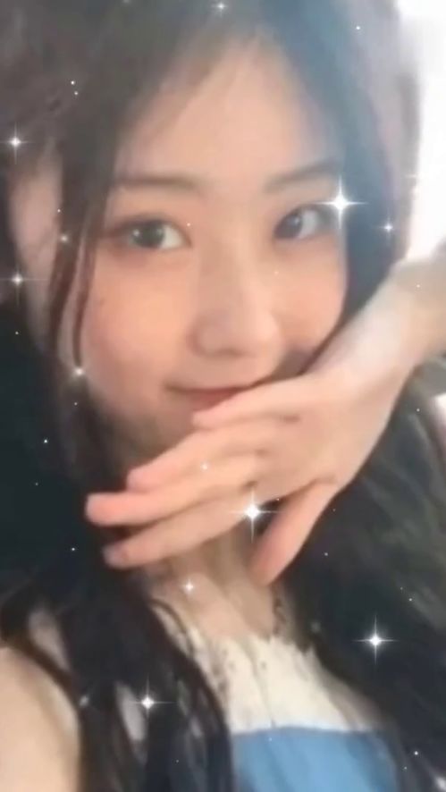 当天空突然断了层刮起了风,当天空突然断了层刮起了风原唱