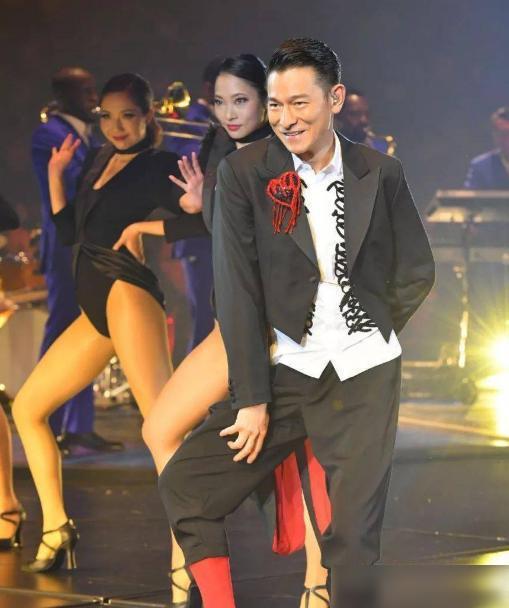 张学友一共唱了多少首歌，刘德华一共多少首歌