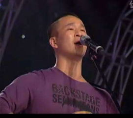 徐小凤我想偷偷的望一望歌词，歌曲《思念》原唱