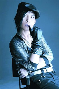 心疼一下自己原唱,心痛的伤口原唱