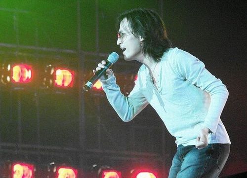 思念的滋味就像这杯苦咖啡歌名,歌曲《苦咖啡》歌词