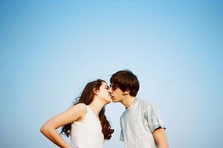 情人发大海这首歌的含义,男人对喜欢的女孩唱大海